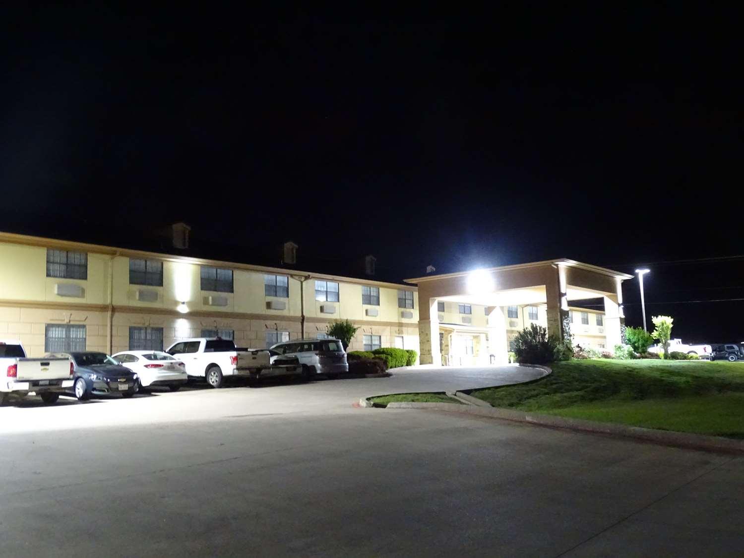 Best Western Temple Inn & Suites Экстерьер фото