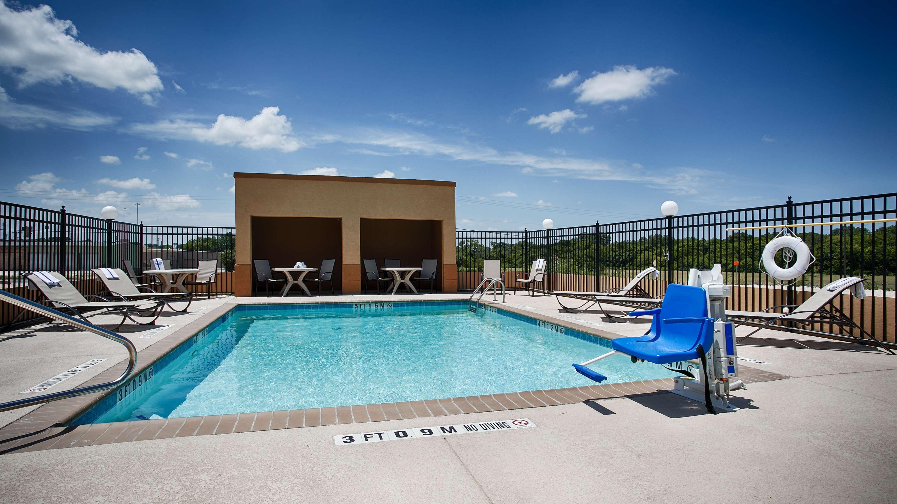 Best Western Temple Inn & Suites Экстерьер фото